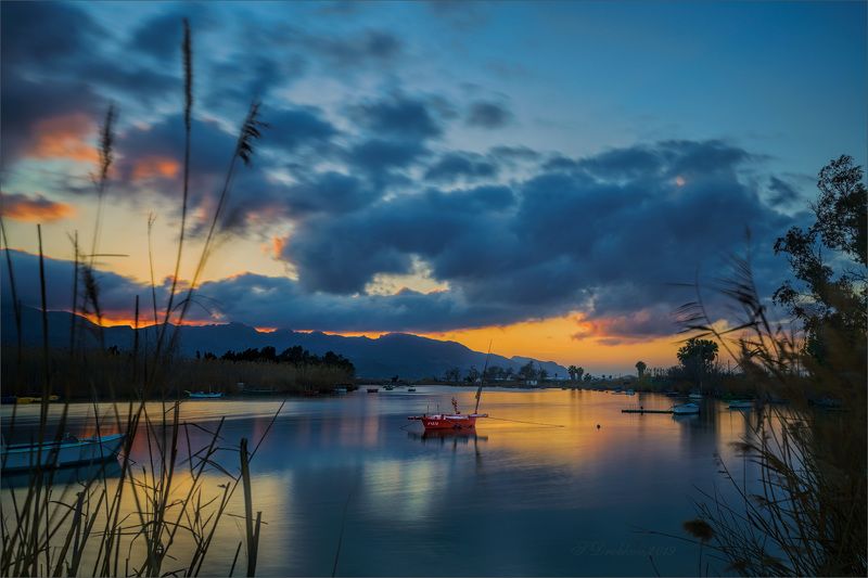 закат, небо, вода, лодки, длинная экспозиция, красный Тихий ветерphoto preview