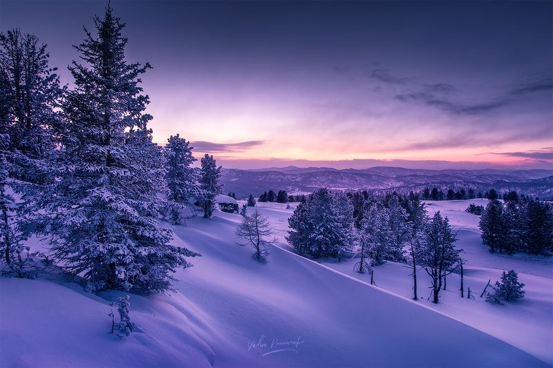 Когда солнце садится за горизонт Алтайских горphoto preview