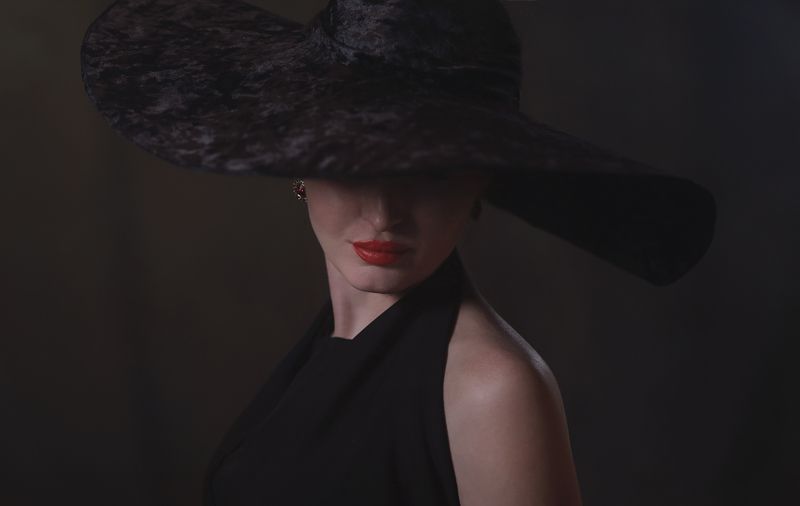 Девушка  в чёрном.photo preview