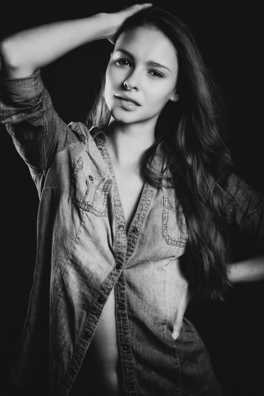 simone zeffiro julia furdea portrait black and white fineart photography fashion glamour sexy woman Juliaphoto preview