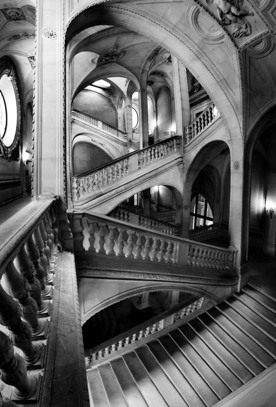 staircase, louvre, paris, monochrome, light, shadow, columns, arcades, Эшерескаphoto preview