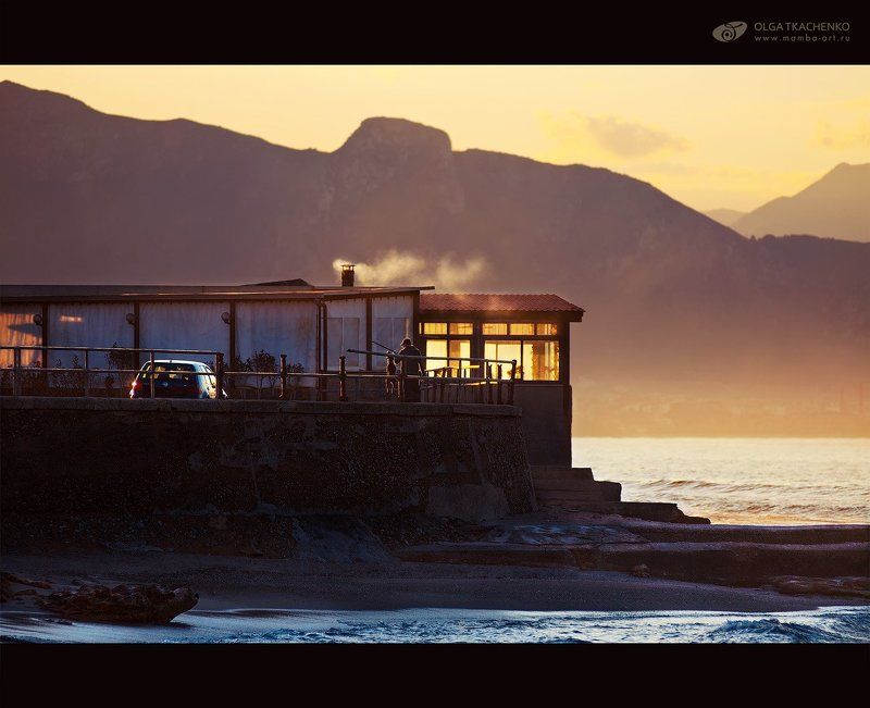aspra, sicily, restaurant, sea, sunset, dog, smoke Playing at the sunsetphoto preview