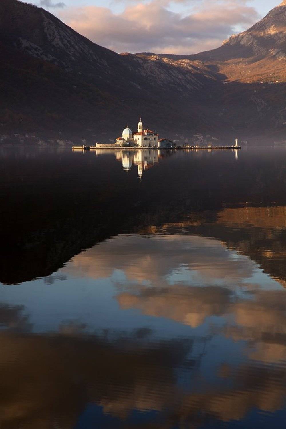 Gospa od Skrpjela, Бухта, Горы, Европа, Небо, Облако, Утро, Церковь, Черногория, Симонян Сергей