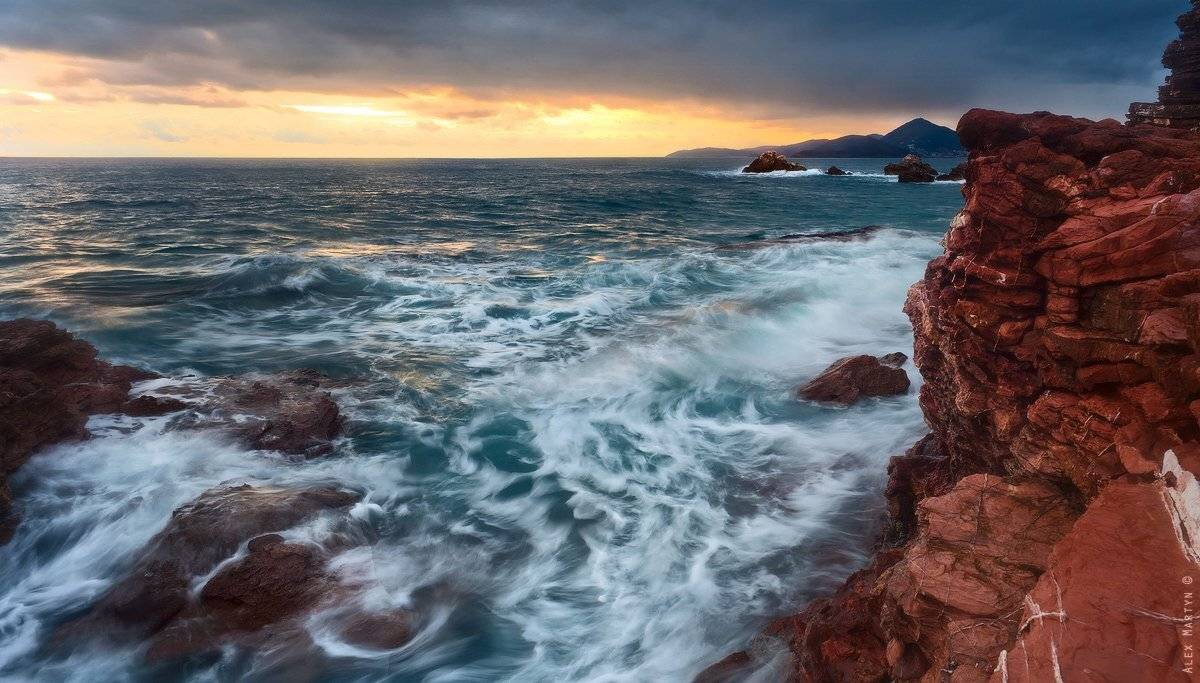 ***. Автор: Alexander Martynov черногория, красная, голова, море, закат, волны, Alexander Martynov