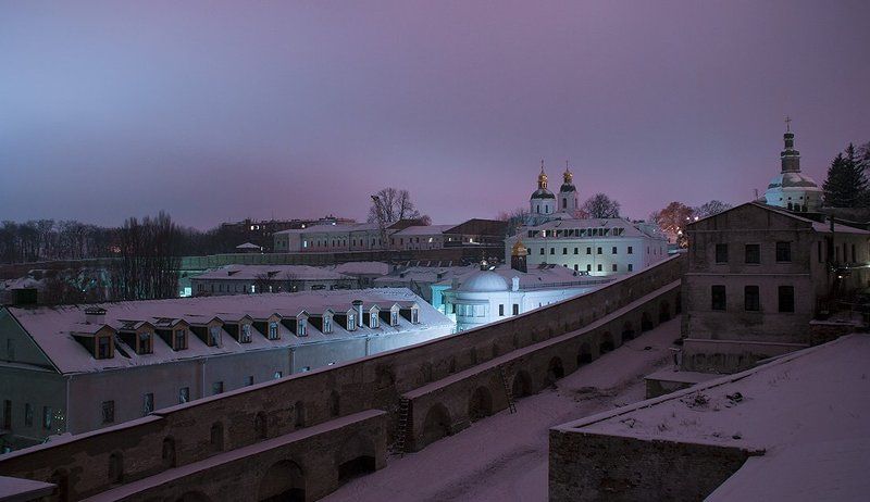 город,	 небо,	 ночь, огни,	 церковь Лавра...Первый снег...photo preview