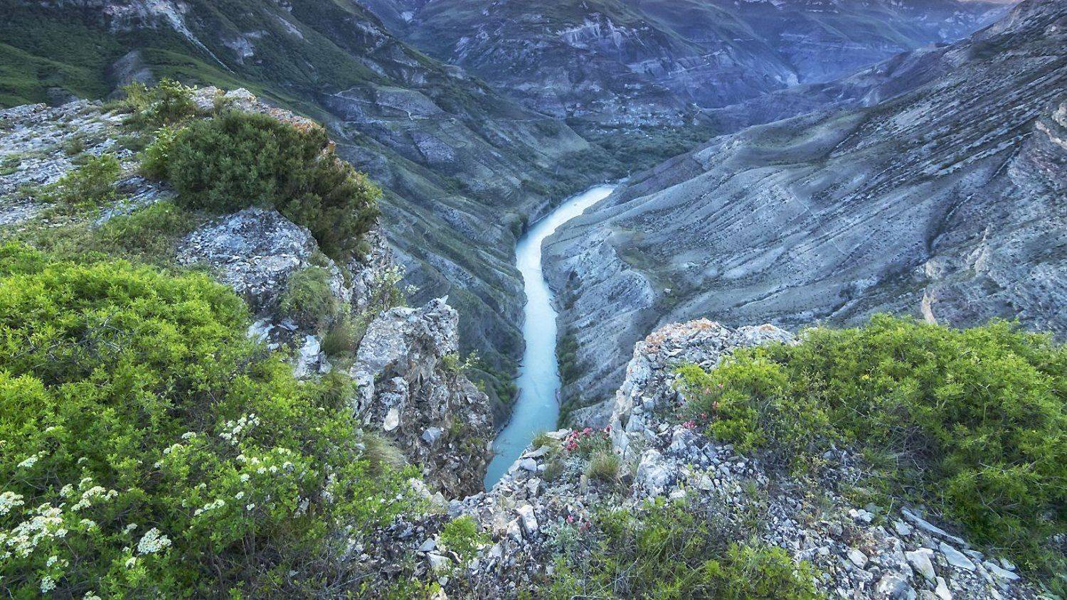Постоять на краю и получить дозу адреналина..... Автор: Анатолий Салтыков горный дагестан, каньон,дух захватывает., Анатолий Салтыков