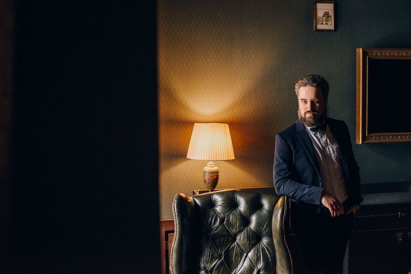 портрет мужчина свадьба В доме Смирноваphoto preview