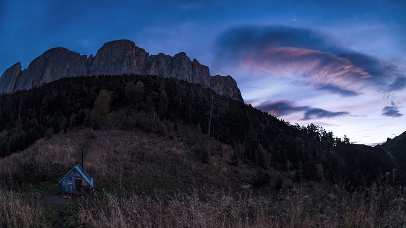 У балагана Ветреный ветреный рассветphoto preview