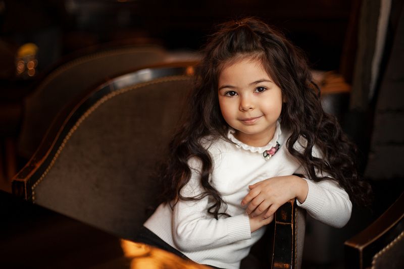 девочка, фотография, кафе, шоколад Девочка в кафе.photo preview