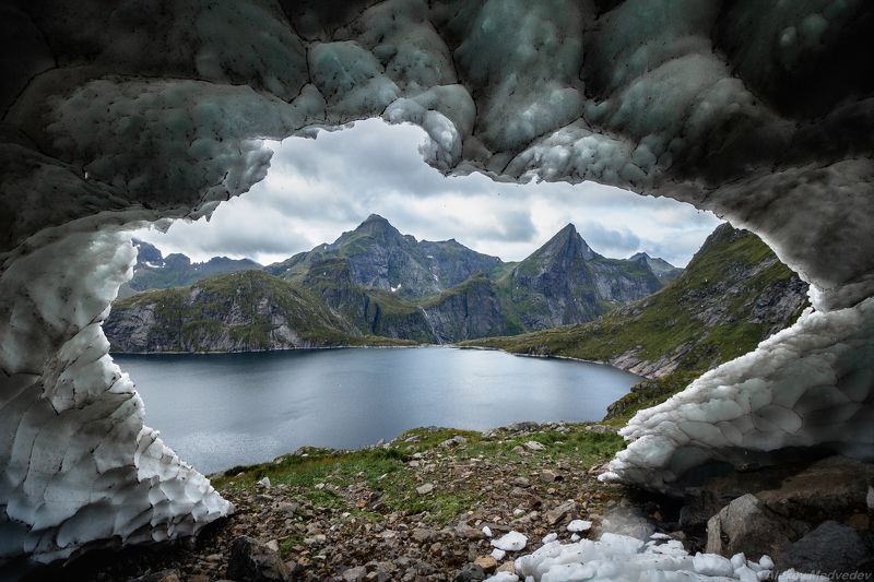 lofoten, summer, norway, cold, fjord, dark, rocks, mountains, lake, green, норвегия, север, фьорды, горы, north, лофотены, monkebu, moskenes, moskenesøya Взирая с позапрошлого сезонаphoto preview