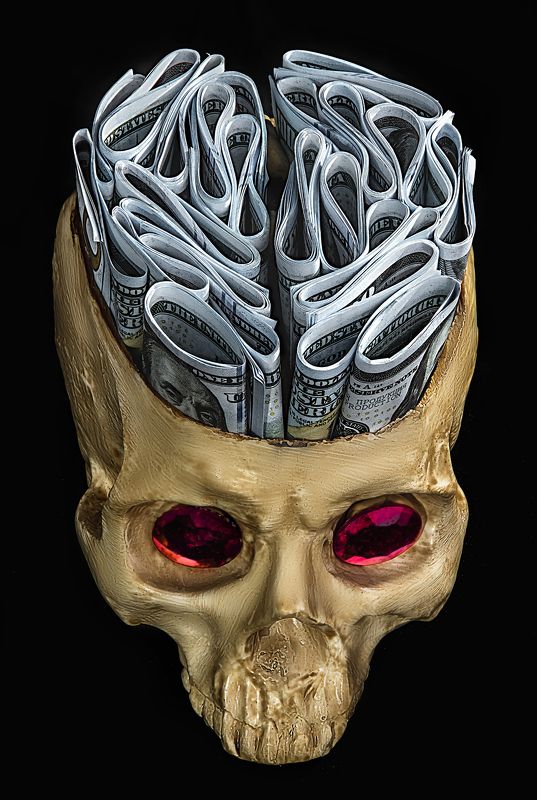 О небедный Юрик!!))Или мощи олигарха!)photo preview