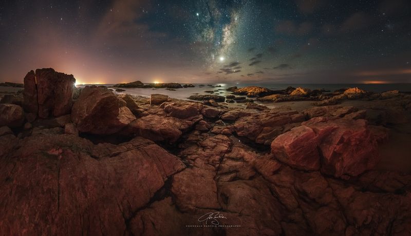 milky way stars rocks sea The light of Thorphoto preview