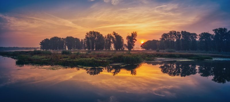 утро осень рассвет туман солнце вода река водоём отражения небо облака Россия деревья пейзаж природа путешествия Утро на Хопреphoto preview