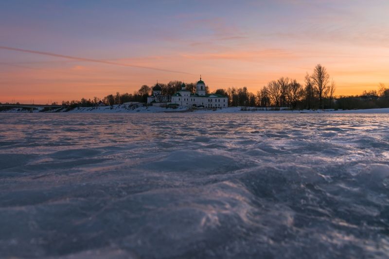 pskov, pleskau, псков, церковь, landscape, pskovregion, монастырь, sunset, закат, вечер, snow, frost, winter, зима, снег, мороз Мирожский монастырьphoto preview