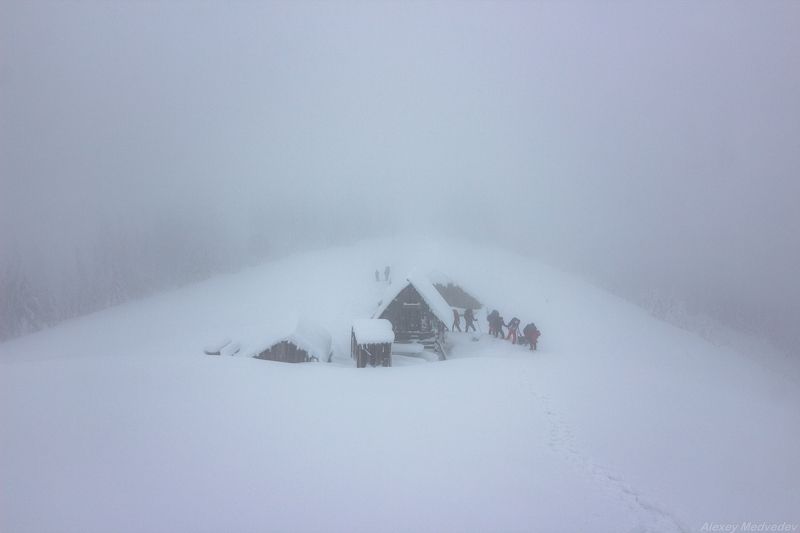 горы, гори, закарпаття, зима, карпати, свидовець, лопухів, лопухов, свидовец, карпаты, закарпатье, Приют туристаphoto preview