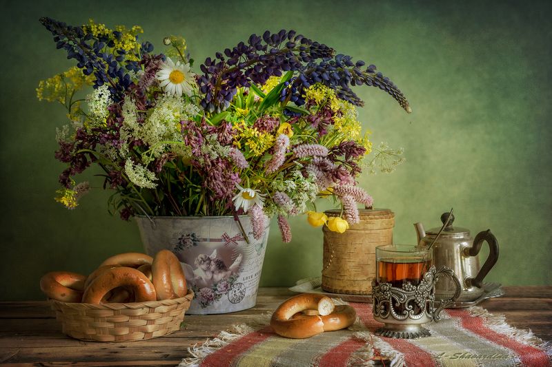 Чай с бубликамиphoto preview