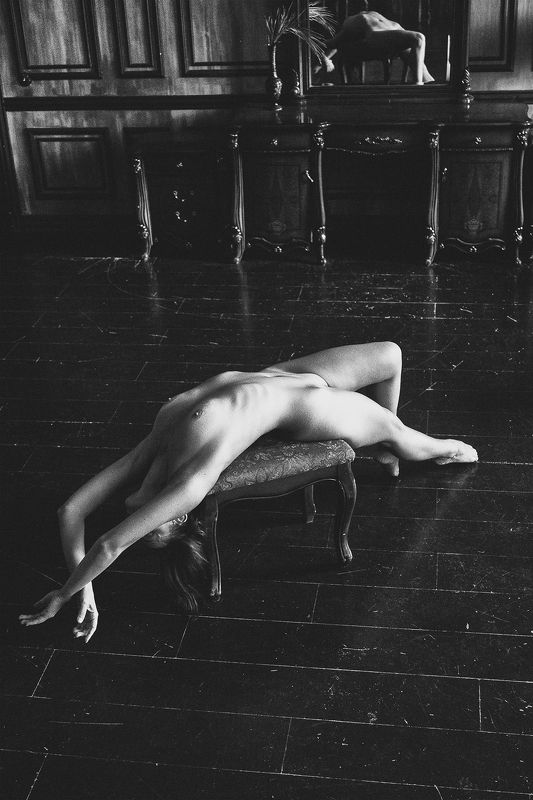 #minimalism, #artnude, #artpeople, #framedart, #paris, #newyork, #artforsale, #erotic, , #nude, #berlin, #amsterdam, #moderart, #nudephotography, #artisticphotography, #tokyo, #blackandwhitephotography, #details, #beauty, #sensual, #sensuality, #model,  photo preview