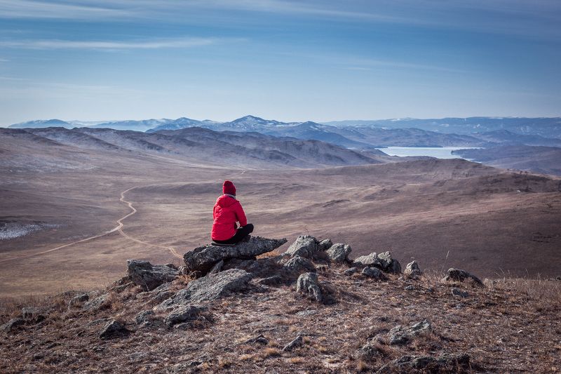 байкал, зима, путешествие, человек, пейзаж, горы, озеро, небо Странницаphoto preview