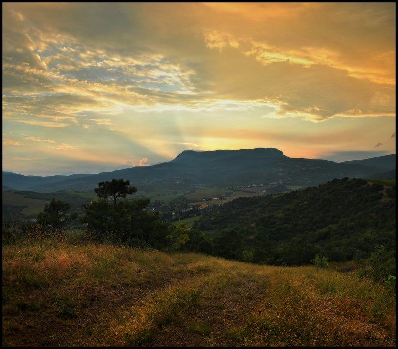 Закат, Крым, Чатыр-даг Чатырдаг, закатphoto preview