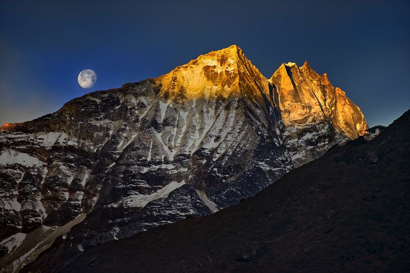 непал, гималаи, горы, тректреккинг, снег, пейзаж, путешествия, рассвет, закат, гора, пик, вершина Золотые вершины Гималаев.photo preview