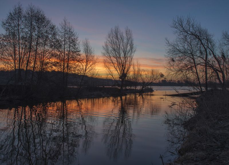 Рассвет в мартеphoto preview