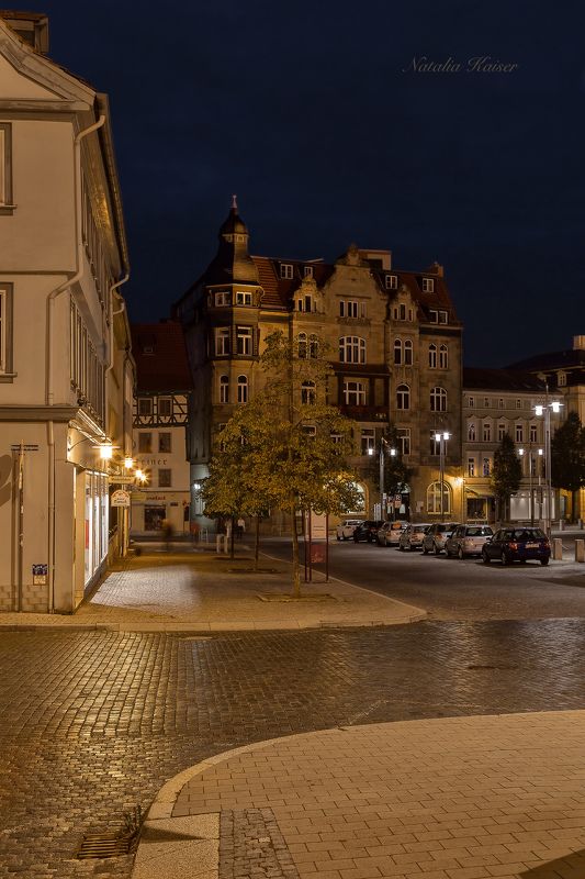 Старинный центр немецкого города Eisenach... фото превью