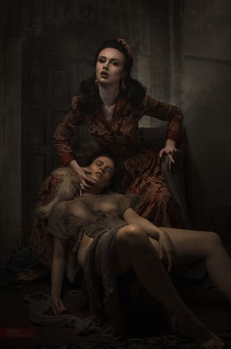 БАГРОВЫЕ НИТИ