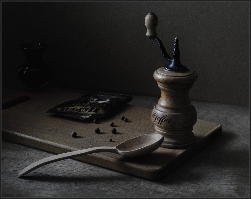 ложка, мельница, перец, натюрморт ***photo preview