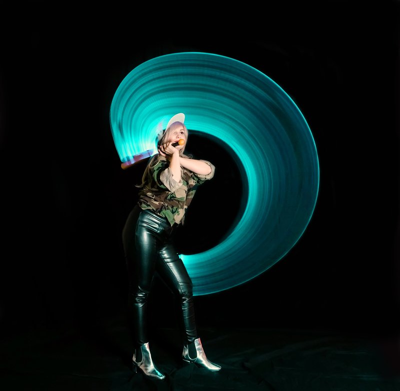 lightpainting, lightart, longexposure, nightphotography, light, night, portrait A girl with a sweep!photo preview