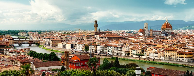 флоренция, италия, микеланджело, река, старый город, понте векьо, горы, облака, черепица, крыши, путешествие Флоренция. Вид с площади Микеланджелоphoto preview