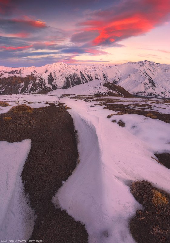 Закат в окрестностях горного села Галахудат фото превью