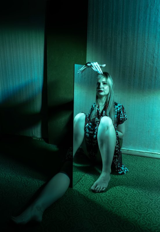 lightpainting, lightart, longexposure, nightphotography, light, night, portrait Partition.photo preview