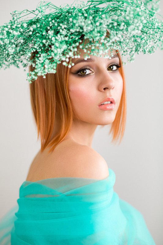 004 Portrait 2019 фото превью