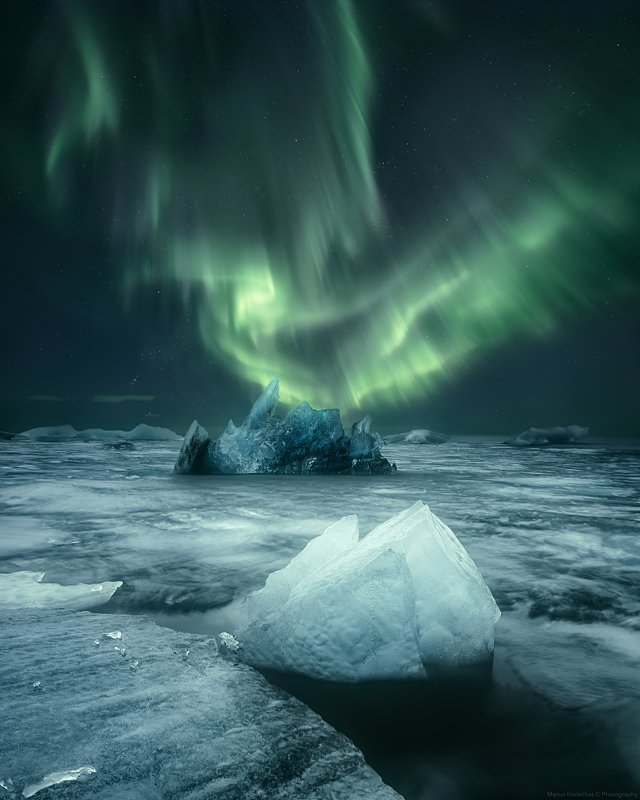 iceland, rocks, no people, outdoors, nature, beauty in nature, rural scene, atmospheric mood, scenics, coastline, travel destinations, tourism, landscape, seascapes, dramatic landscape, moody sky, long time exposure, tranquility, night, night sky, sky, au Jökulsárlónphoto preview