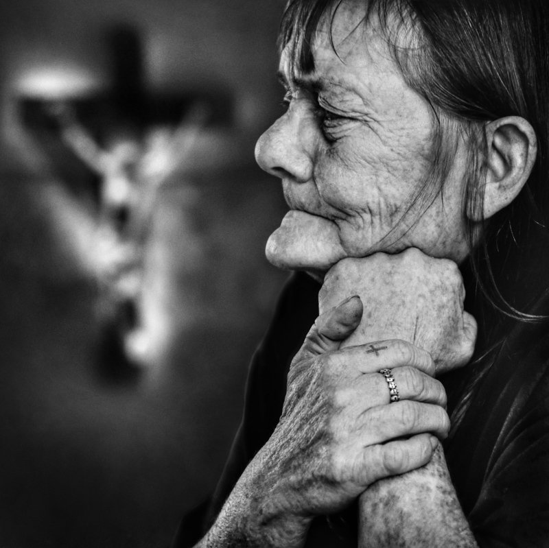 Жанровый портрет  Во что же веритьphoto preview