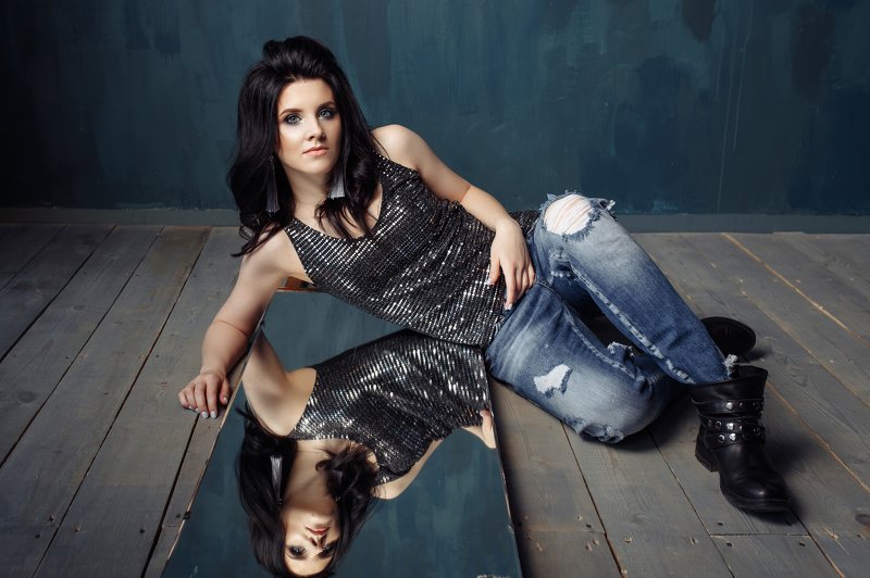 девушка портрет зеркало Kittyphoto preview