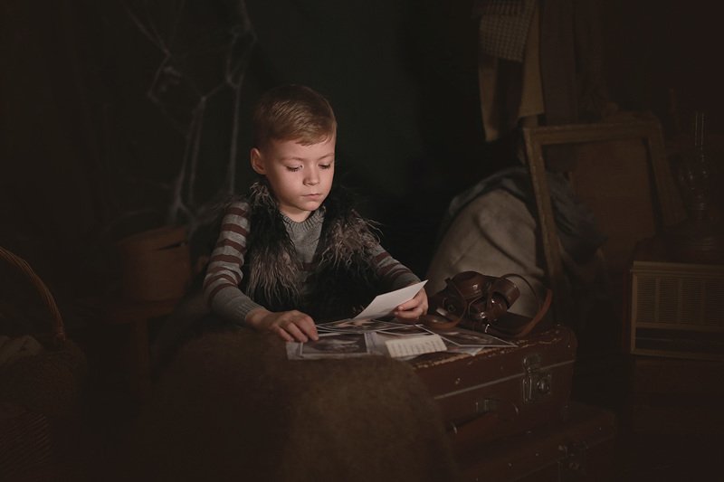 дети портрет чердак старый дом история Тайны старого дома. История одной фотографииphoto preview