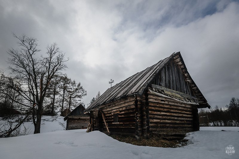 деревня, дом, фасад, снег, зима, солнце, мороз, изба, избушка, деревья Бани в деревнеphoto preview