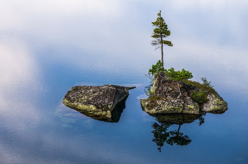 горы, сибирь, саяны, западный саян, ергаки, озеро художников, остро, кедр, отражение, природный парк, ник васильев, красота, туризм, путешествие, поход, приключение Небесный островокphoto preview