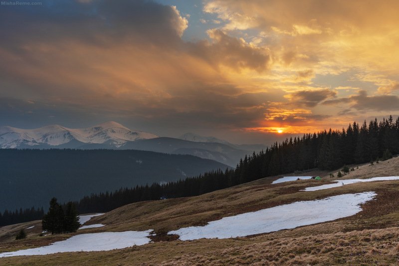 Evening on the mountain valleyphoto preview