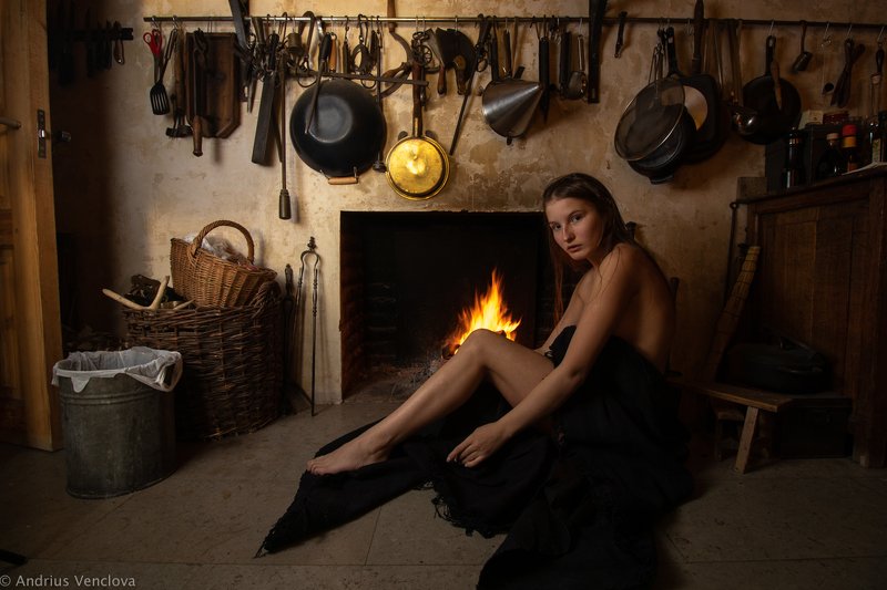 У каминаphoto preview