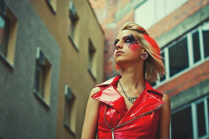 girl, red, make up, trash, tunnels, city, buildings, девушка, красный, тоннели, здания Ery Airphoto preview