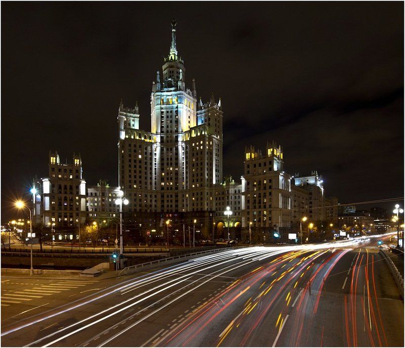 москва, котельническая, набережная, высотка, папорама кадр про статику и динамикуphoto preview