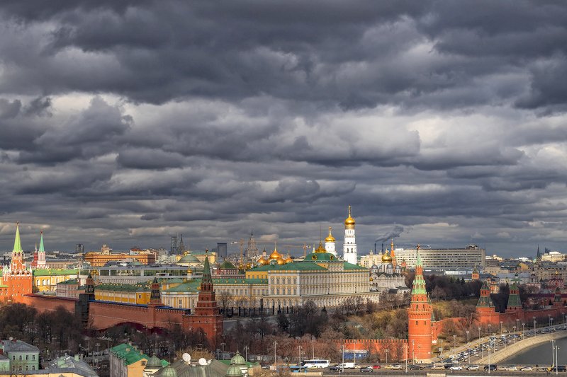 архитектура, город,  весна, свет, купола, пейзаж Кремльphoto preview