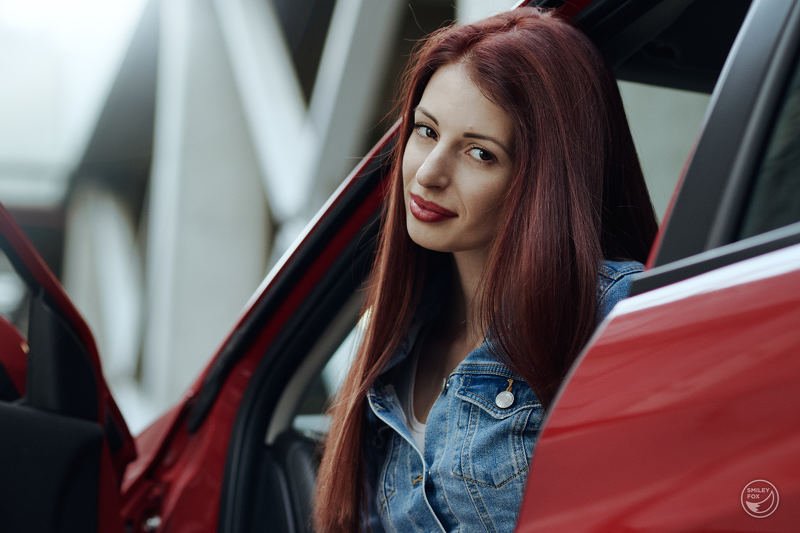 Девочка, Красное, Машина photo preview