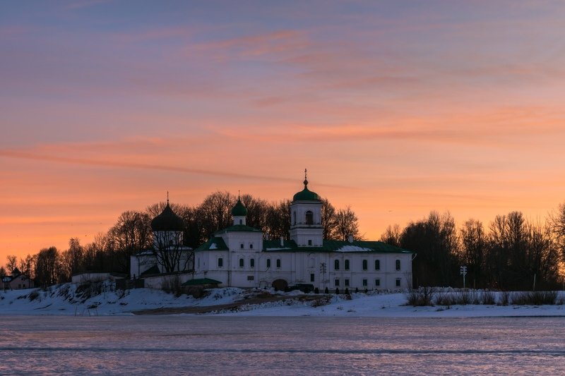 pskov, pleskau, псков, церковь, landscape, pskovregion, монастырь, sunset, закат, вечер, snow, frost, winter, зима, снег, мороз Мирожский монастырьphoto preview