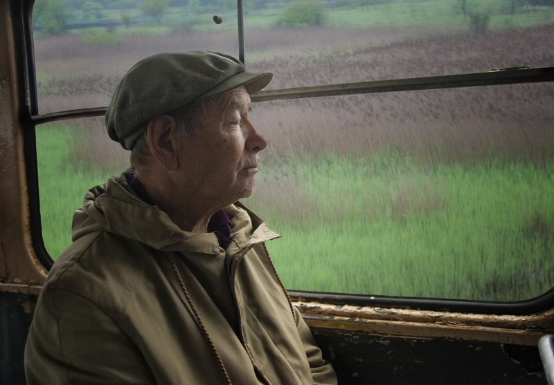 мужчина,транспорт,трамвай,окно,пейзаж,жанр О снах ...photo preview