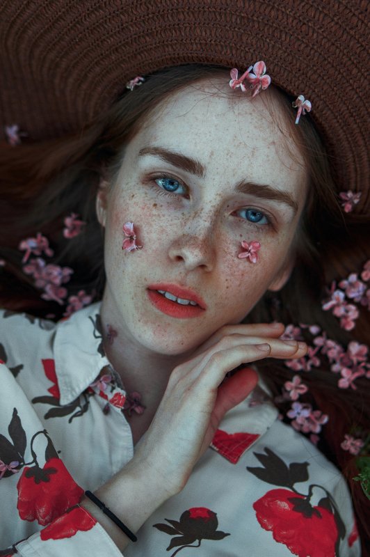 portrait, портрет, girl, redhair, portraiture, outdoor, девушка, молодость, май, весна, spring, lilac, retouch, ретушь, цвет, сирень Irinaphoto preview