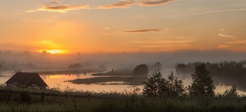 вологодская область, станция вожега, река вожега, деревня коневка, утро, восход Разлив реки Вожегаphoto preview