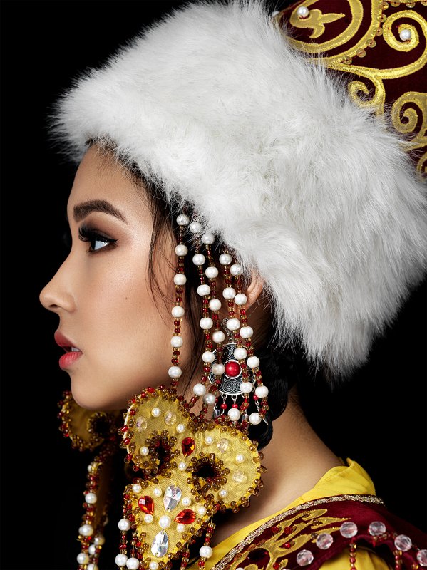 beauty, beauty photographer, fashion, portrait, model, posing, creative, h6d, inspire, beautiful, blackandwhite Dinaraphoto preview